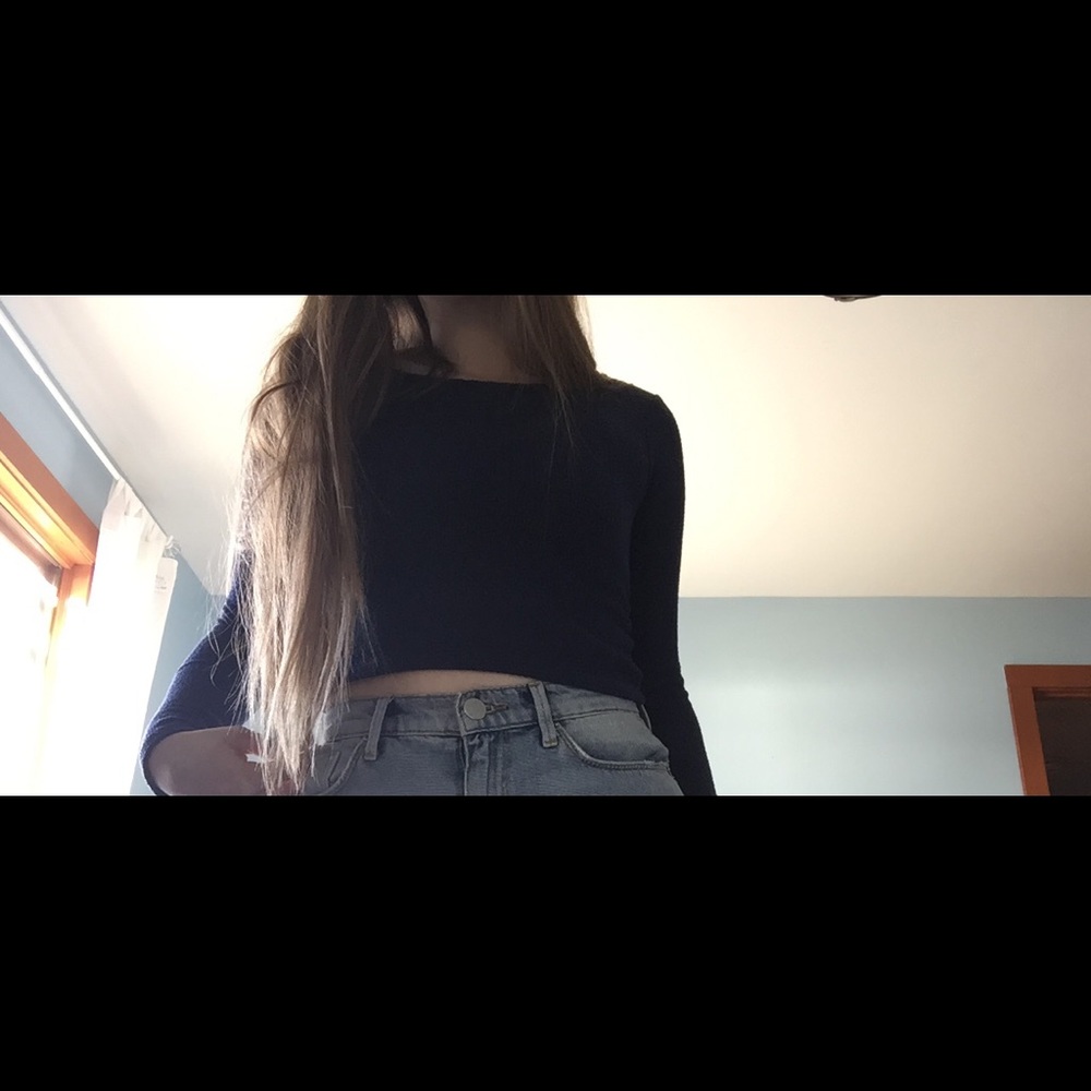 Navy blue long sleeve crop top